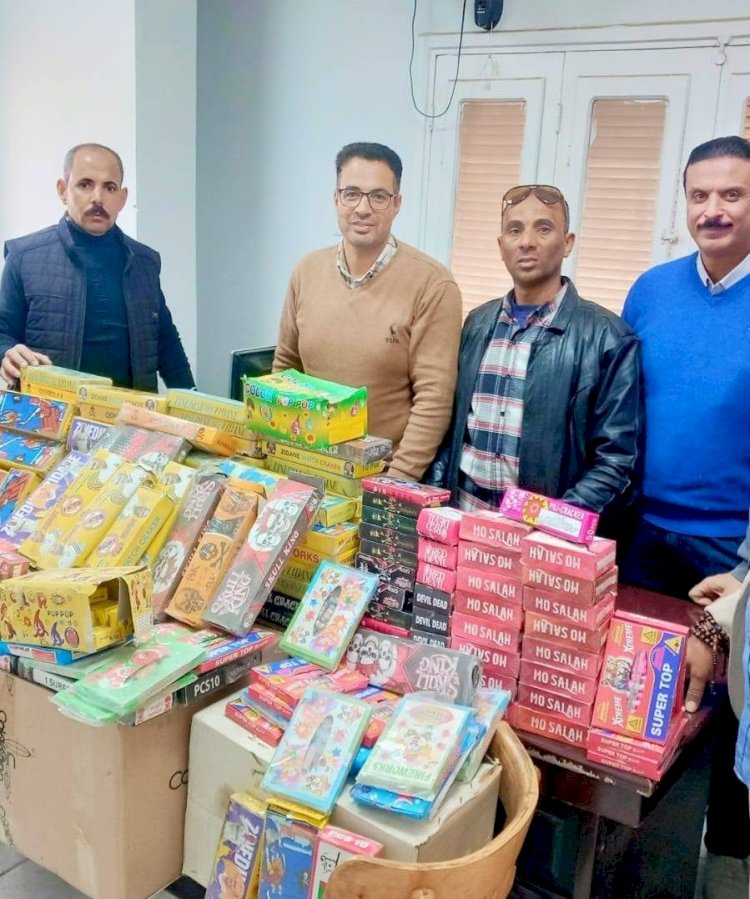 ضبط 55600 قطعة ألعاب نارية بسوهاج