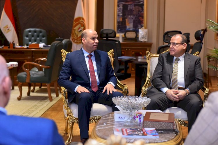 وزير العمل يؤكد على مبادئ الحوار الاجتماعي مع ممثلي نقابات العمالية