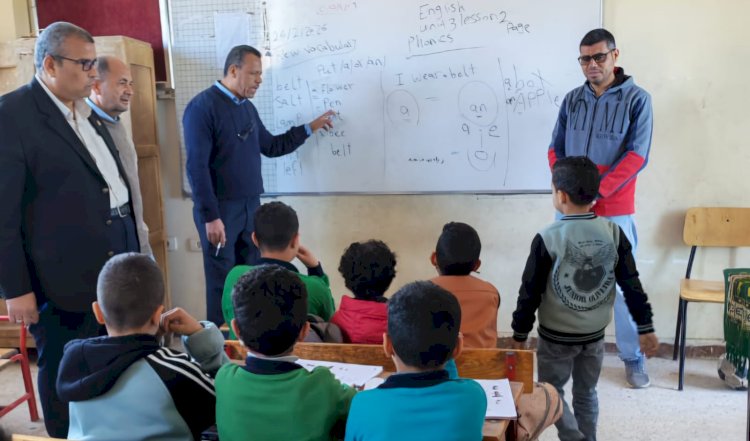 مدير تعليم أبوتشت يتفقد مدرسة الشقيفي ويثني على انتظام الدراسة خلال رمضان