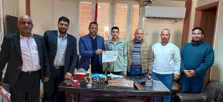 تكريم جرجس كمال فاروق لتألقه في تنس الطاولة وتأهله لبطولة الجمهورية