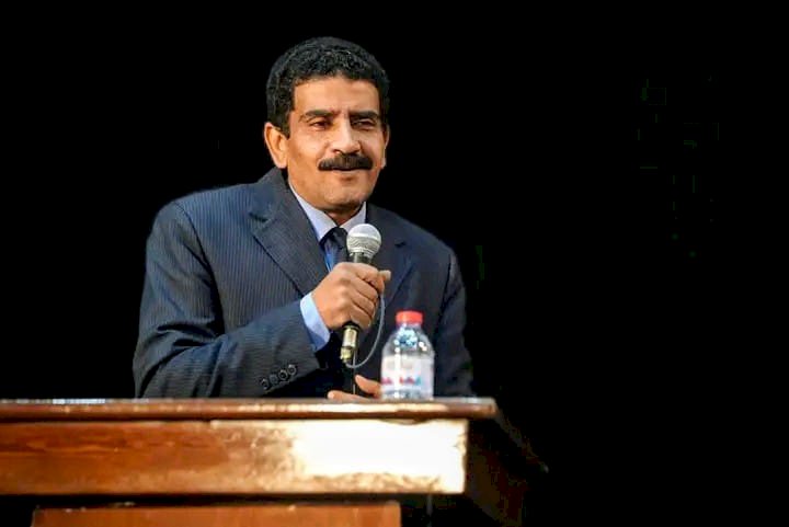 في مديح المكمل .. قصيدة صوتية للشاعر مصطفي معاذ