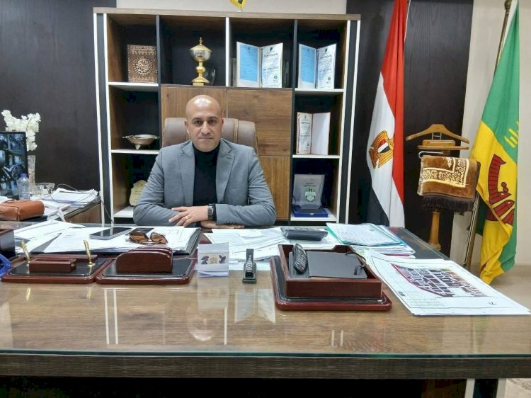 رئيس جهاز مدينة الشروق يتصدي لجميع المخالفات داخل المدينة