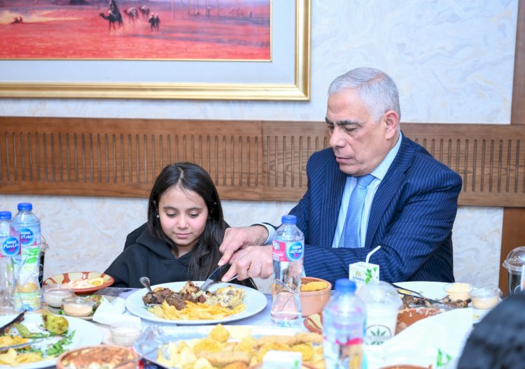 النائب العام يستقبل أطفال مستشفى ٥٧٣٥٧ على مأدبة إفطار شهر رمضان