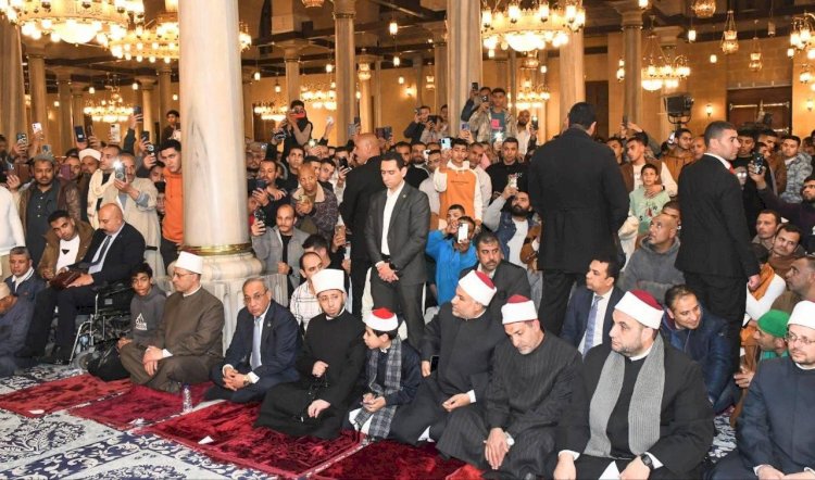 وزير الأوقاف ووكيل الأزهر ونقيب الأشراف يشهدون الاحتفال بذكرى غزوة بدر بمسجد الحسين