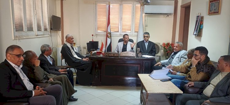 تفاصيل إجتماع مدير تعليم أبو تشت مع أعضاء مجلس الأمناء