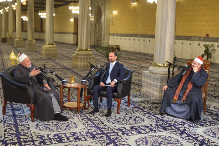 «ملتقى الفكر الإسلامي» يلتقي الدكتور محمد مهنا أستاذ القانون الدولي  بجامعة الازهر