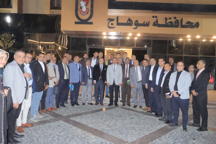 محافظ سوهاج يلتقي الصحفيين والإعلاميين ويؤكد الاعلام شريك اساسي في التنمية