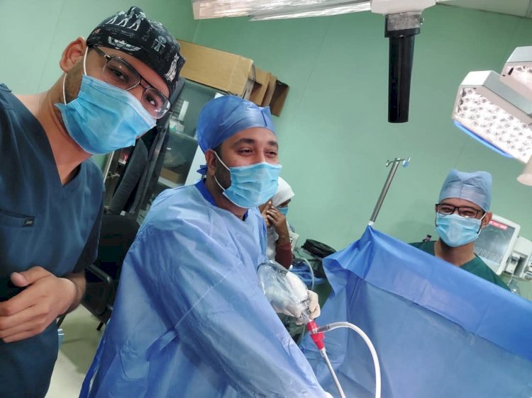 نجاح فريق طبي بمستشفيات قنا الجامعية في إنقاذ سيدة مصابة بطلق ناري بالصدر