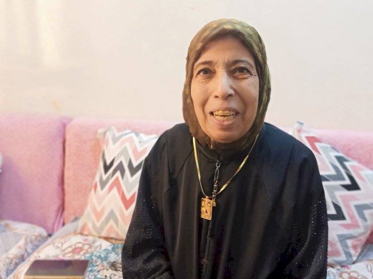 محافظ قنا يهنئ انتصار رمضان لفوزها بلقب الأم المثالية على مستوى المحافظة