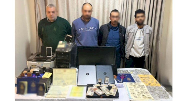 نكشف مقطعى فيديو  قيام مواطن بالنصب علي آخر والإستيلاء منه على امواله بدمياط