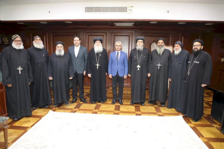 محافظ بني سويف يتلقى التهاني من قيادات الكنيسة الأرثوذكسية بمناسبة عيد الفطر المبارك