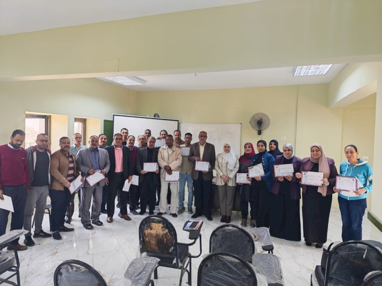 التنظيم والإدارة بقنا تعقد برامج تدريبية مكثفة في الحوكمة واللغات والتحول الرقمي
