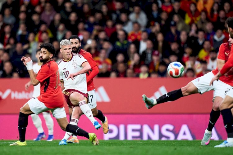 بعشرة لاعبين منتخب الفراعنة يتعادل سلبيا مع منتخب اسبانيا