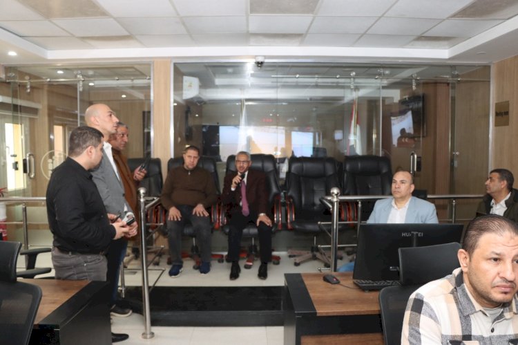 محافظ بني سويف يتابع تداعيات الأمطار من غرفة السيطرة