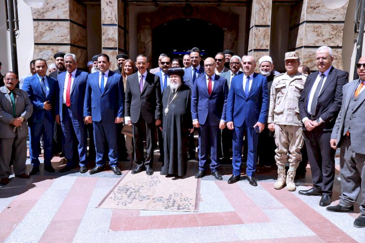 محافظ سوهاج يزور المطرانيات لتقديم التهنئة للأقباط بمناسبة عيد القيامة المجيد