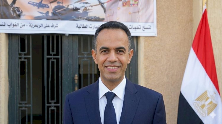 عرفات عبدالحفيظ يحصد المركز الثاني على مستوى قنا في مسابقة الأخصائي المثالي