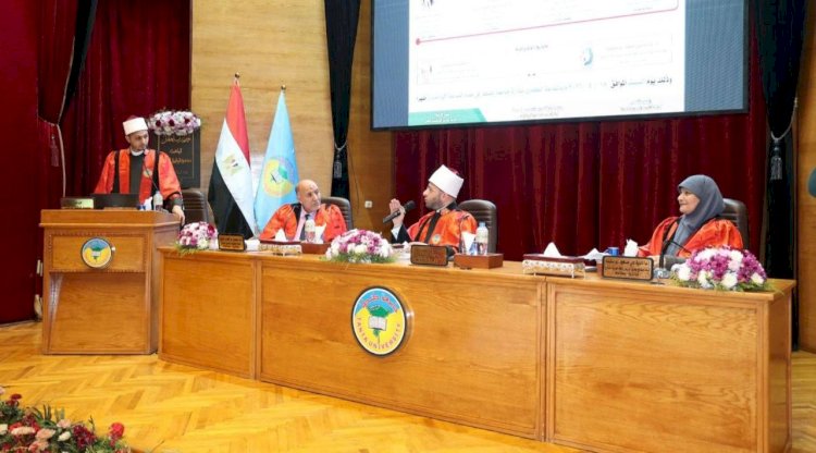 وزير الأوقاف يشارك في مناقشة رسالة ماجستير بكلية التربية بجامعة طنطا