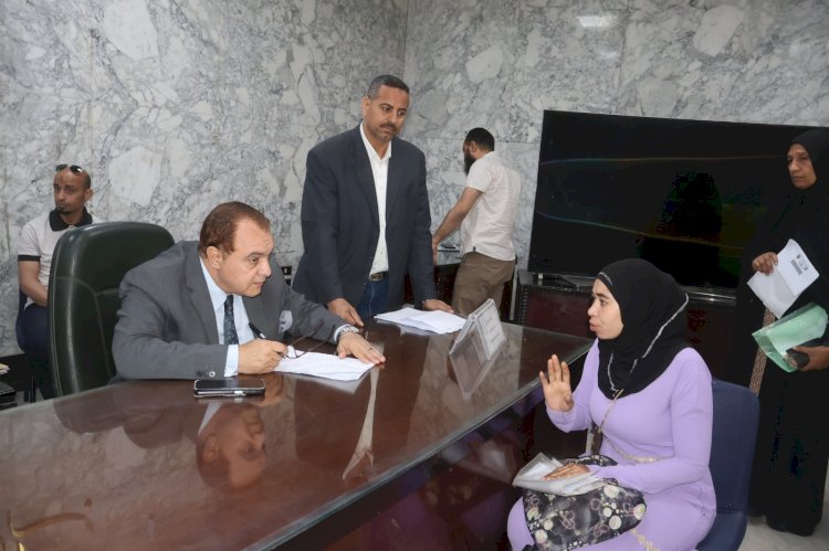محافظ سوهاج يعقد اللقاء الجماهيري الأسبوعي لبحث مطالب المواطنين