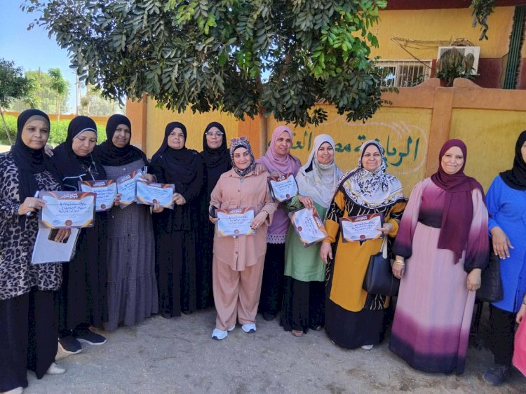 مدرسة السادات بأرمنت الحيط تحتفل بعيد الأم وتُكرّم الأمهات المثاليات