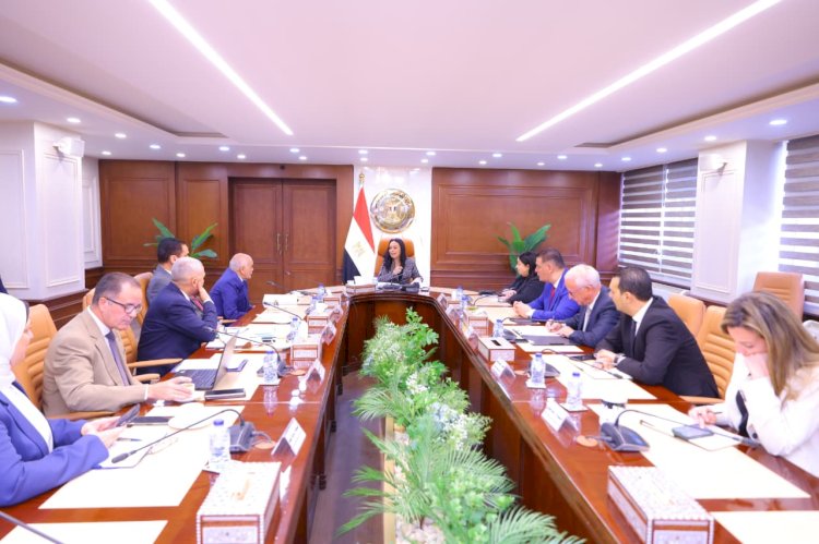 وزيرة التضامن تتابع الموقف التنفيذي لمراكز التجميع والمواءمة للأطراف الصناعية