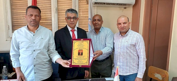 التربية المسرحية تُكرّم قيادات تعليم أبوتشت  لدعمها المستمر وحصد مراكز متقدمة