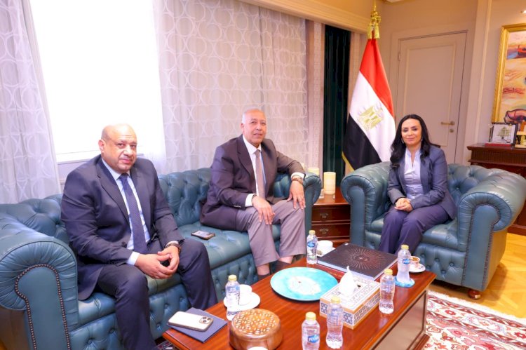 وزيرة التضامن  تلتقي رئيس مجلس إدارة شركة " إير كايرو"