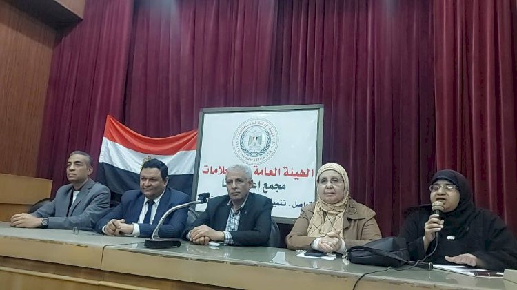 مجمع إعلام قنا يناقش دور الإعلام في نشر الوعي الرقمى بين الشباب