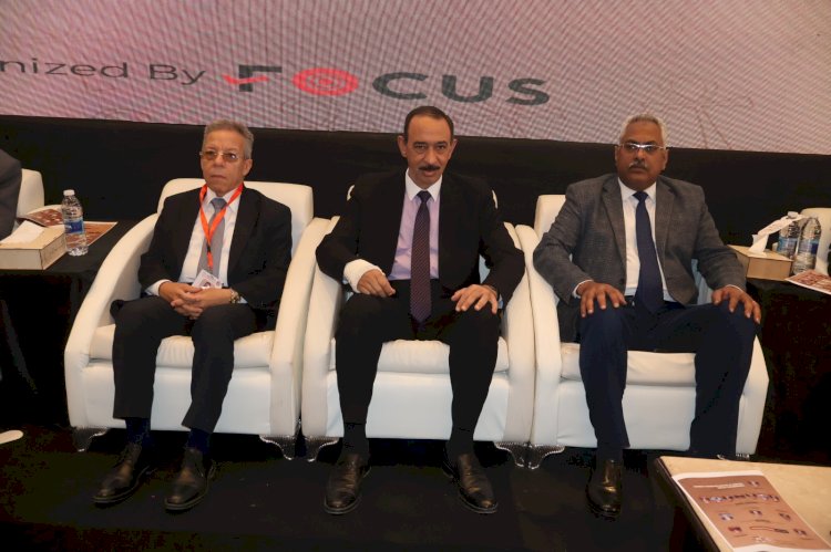 المحافظ ونقيب عام أطباء مصر يفتتحان المؤتمر الأول لنقابة أطباء سوهاج