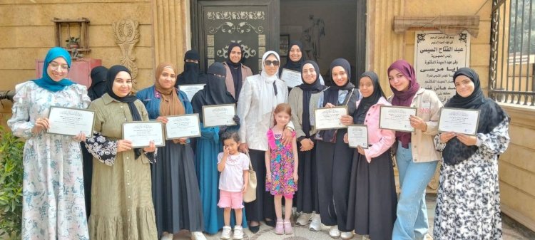 فرع المجلس القومي للمرأة ببني سويف يكرّم 15 طالبة متميزة