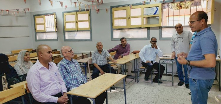 عبدالرافع يشهد تدريب معلمي الرياضيات على مهارات الآلة الحاسبة والاستقصاء الرياضي
