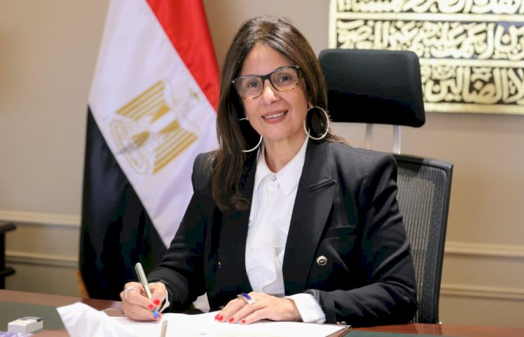 الجميلي أحمد يكتب: جيهان زكي وملف الكتب الحبيسة في المخازن