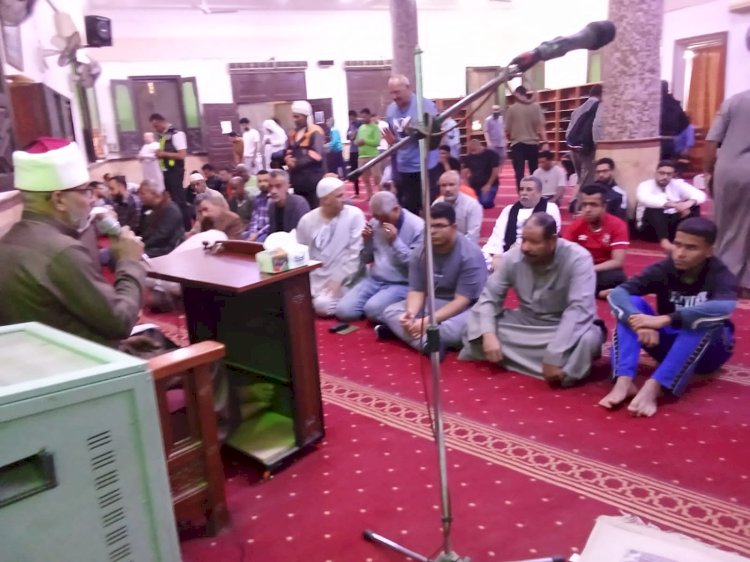 المساجد المحورية تواصل أداء رسالتها الدعوية والمجتمعية بجميع المحافظات