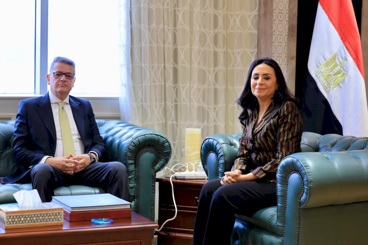 وزيرة التضامن تلتقي رئيس لجنة حقوق الإنسان بمجلس النواب