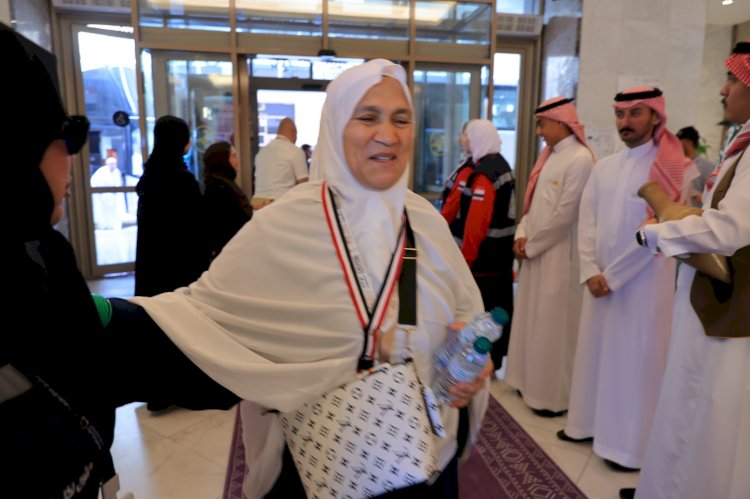 وزيرة التضامن تطمئن على حجاج الجمعيات الأهلية بمكة المكرمة والمدينة المنورة