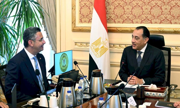 رئيس الوزراء يتابع مع وزير التموين استعدادات استقبال العيد الأضحى المبارك