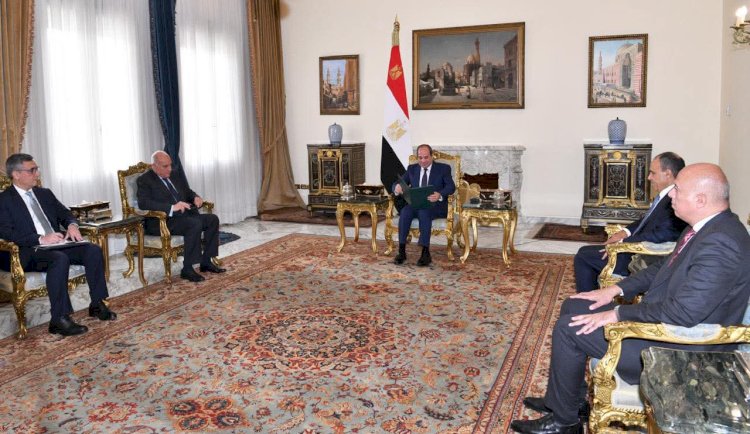 السيسي يستقبل وزير الخارجية الجزائري ويتسلم رسالة من الرئيس عبدالمجيد تبون