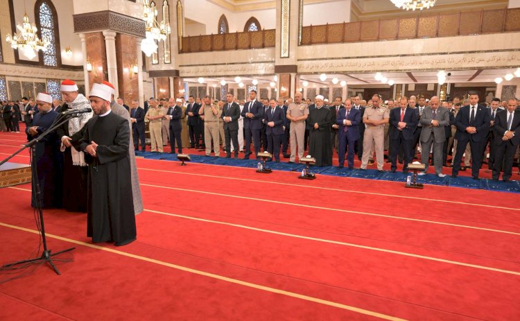 الرئيس السيسى يؤدي صلاة عيد الأضحى المبارك بمسجد الرحمن الرحيم