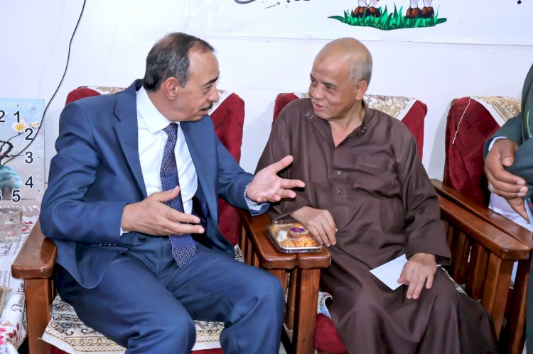 محافظ سوهاج يزور دار رعاية المسنين ويهنئهم بعيد الأضحى المبارك