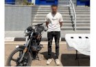 اتخاذ الاجراءات القانونية ضد فيديو قائد دراجة قام باختطاف موبايل طالبة بالقاهرة