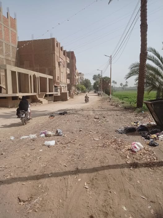 الطيب أديب يكتب: طريق نقادة الزوايدة -غير الأدمي-متى يتم رصفه؟