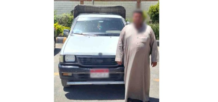 منشور  قيام سائق بالسماح للركاب بالجلوس أعلى السيارة يضعه امام القانون بالشرقية