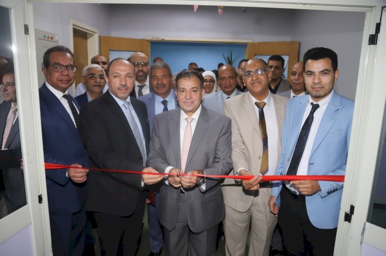 رئيس جامعة قنا يفتتح مشروعات تطويرية ووحدات طبية متخصصة بمستشفى المعبر الجامعى