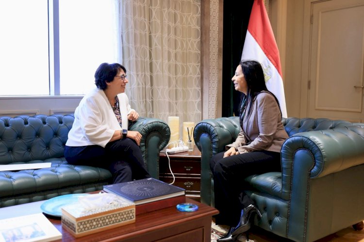وزيرة التضامن  تلتقي رئيسة مجلس أمناء مؤسسة مدارس البكالوريا الدولية في مصر