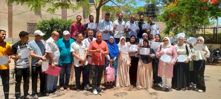 "لجنة مبيدات الآفات الزراعية" تختتم البرنامج التأهيلي لـ "مطبقي المبيدات" بالبحيرة