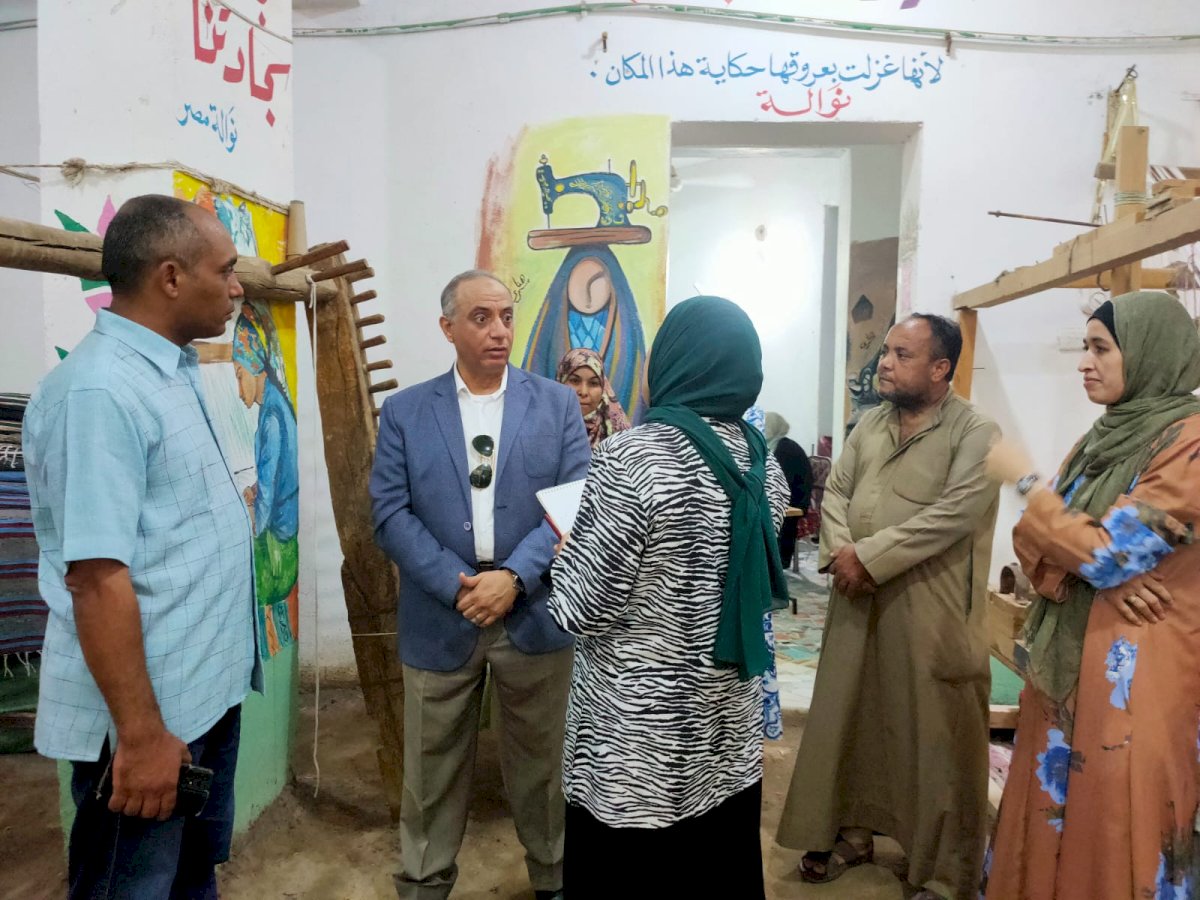 محافظة قنا تتابع مشروع مدينة نقادة للحرف التراثية