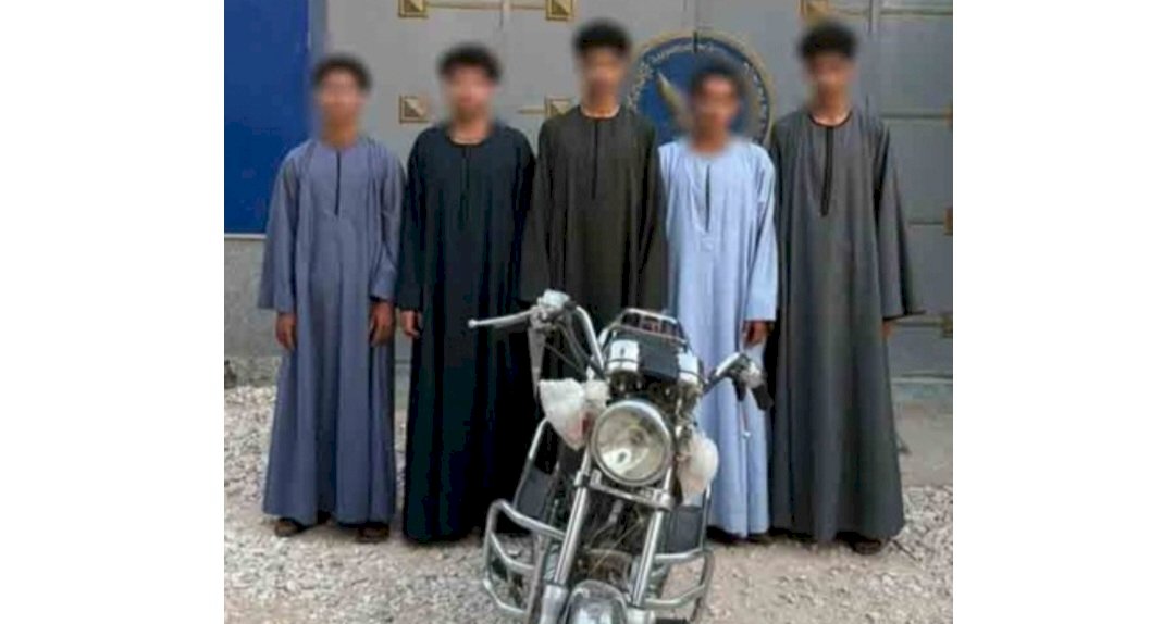اتخاذ الاجراءات القانونية ضد قائد دراجة واصحابة لقيامهم بالتعدي بالضرب علي سائق بسوهاج