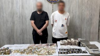 نكشف فيديو قيام شقيقين بالنصب علي تجار المشغولات الذهبية بالجيزة