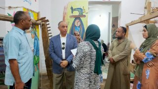 محافظة قنا تتابع مشروع مدينة نقادة للحرف التراثية