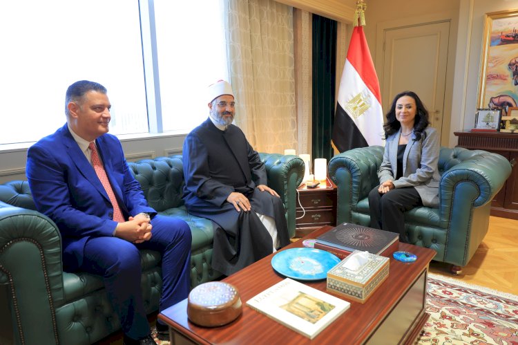 وزيرة التضامن  تلتقي رئيس اللجنة الدينية بمجلس النواب