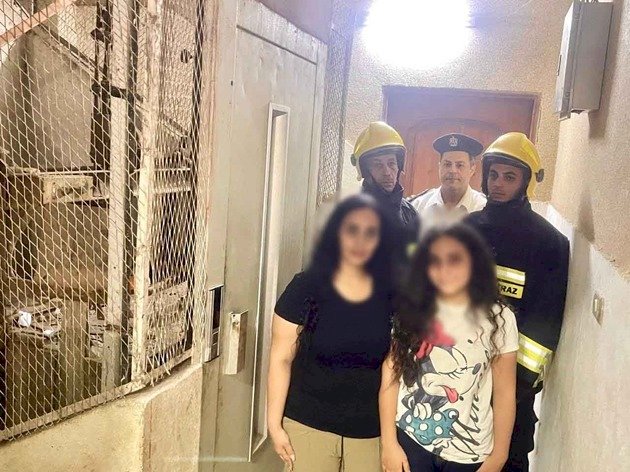 الاجهزة الامنية تنقذ أسرة تم احتجازها داخل اسانسير بالفيوم